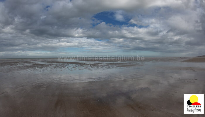 Low tide at De Panne beach