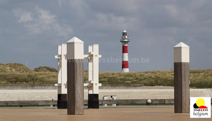 Nieuwpoort beach lighthouse