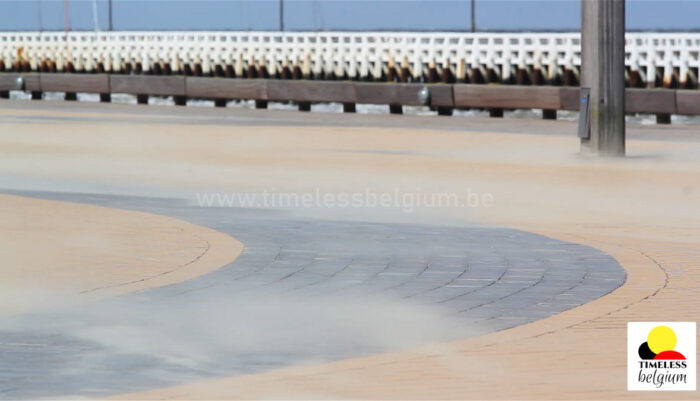 Nieuwpoort pier walkway